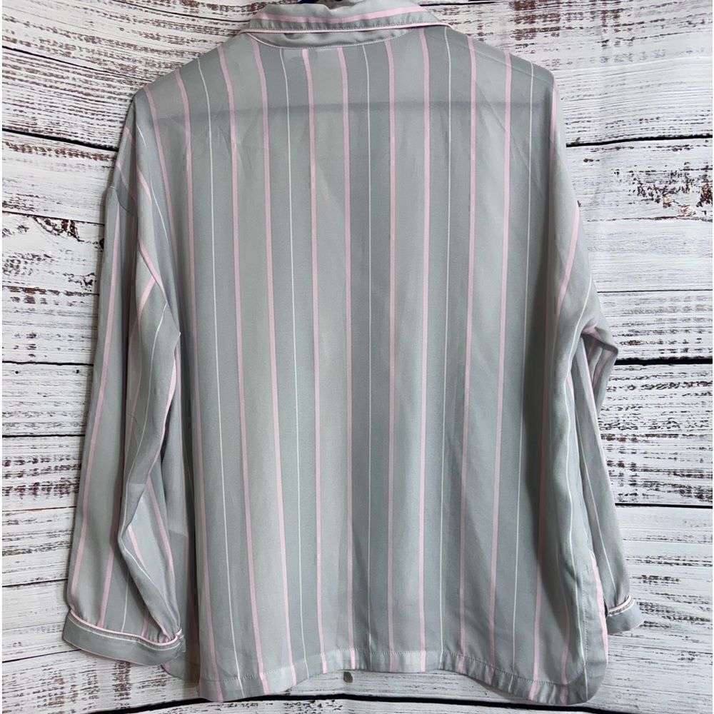 Tabitha Webb Pajama Top Womens size‎ Medium Striped Button up Satin Relaxed Fit - Picture 4 of 12